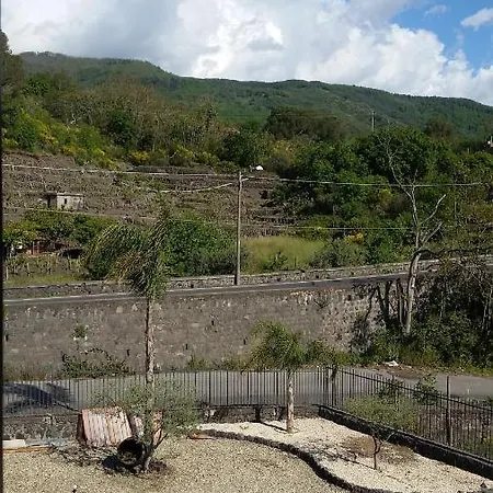 Villa I Colori Del Sole Zafferana Etnea Exterior foto